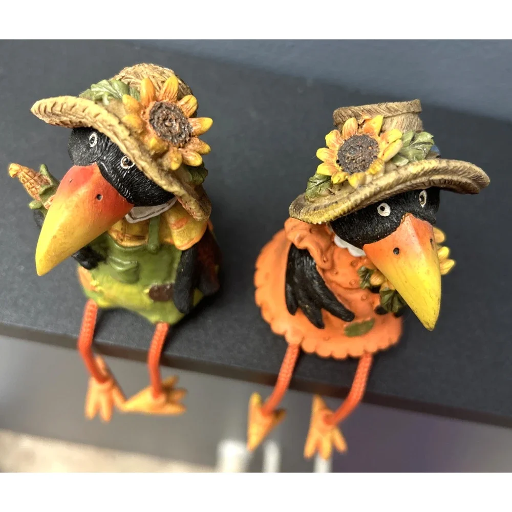 Vintage Crow Shelf Sitters Country Folk Art Figurine Pair Straw Hat Flowers Corn